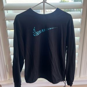 Women’s Nike Long Sleeve Top ‼️